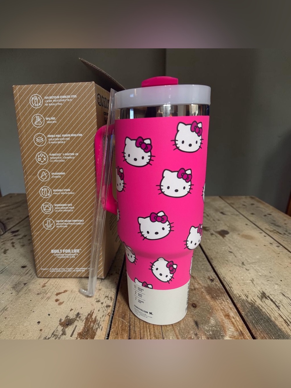 Stanley Pink Hello Kitty FlowState 40oz Tumbler NIB - Picture 2 of 5